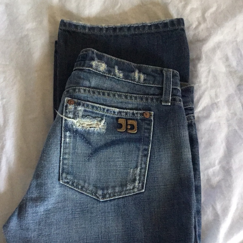 Joe,s jeans distressed and cute